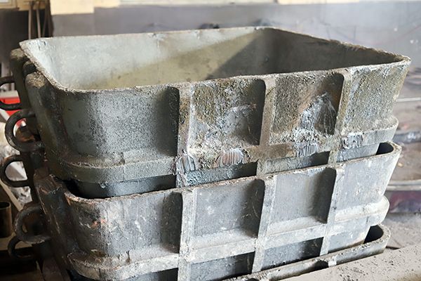 大型鑄鋼件廠家對渣盆生產和清理時都需要注意的事項是？